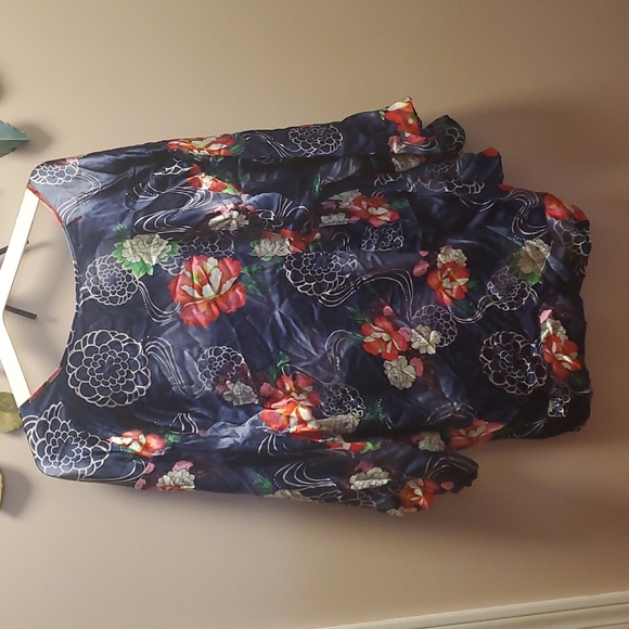 ROBE - Picture 2 of 2